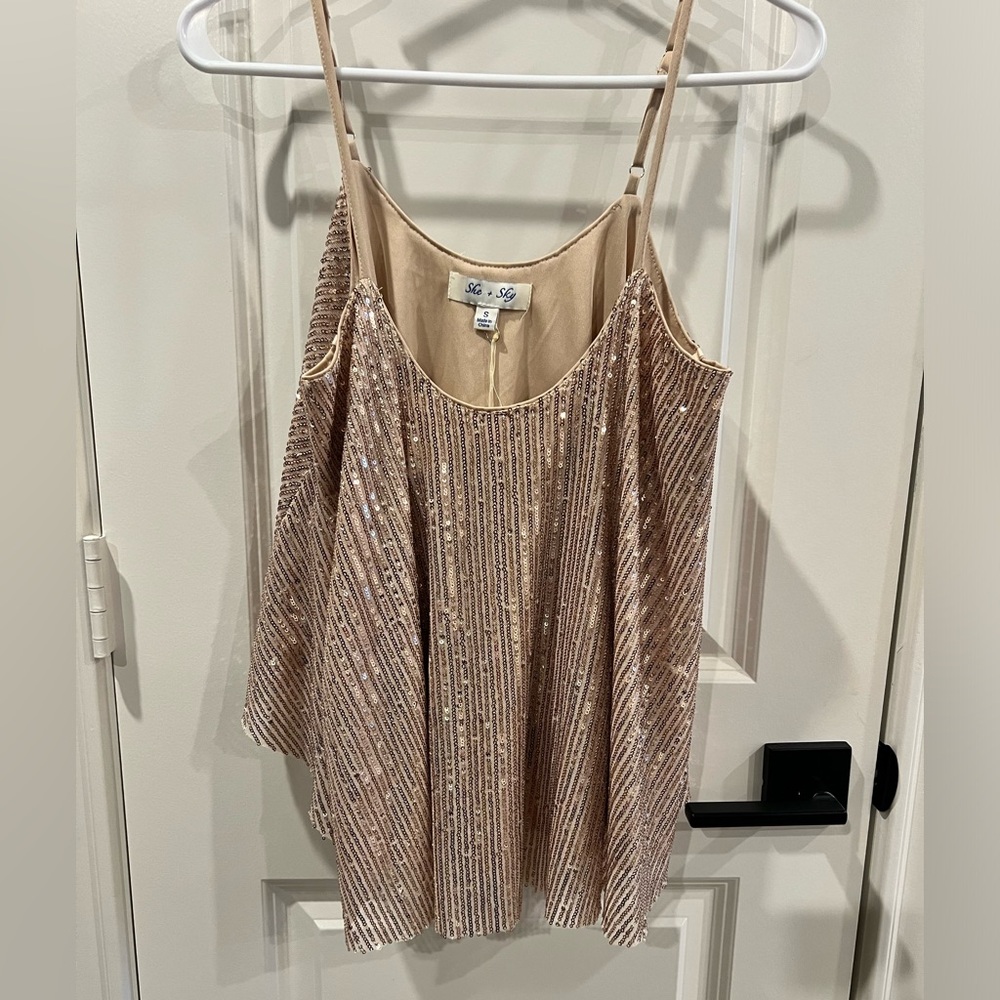 Champagne gold sequin flowy top size Small